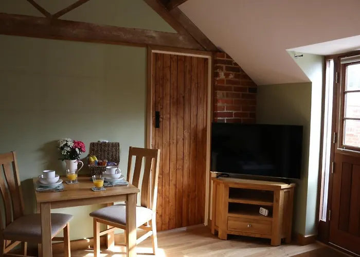 Blashford Manor Farmhouse - The Shetland Cottage